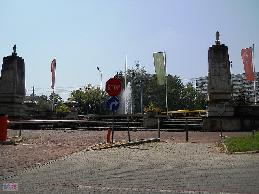 to wejście widać z autobusu 820