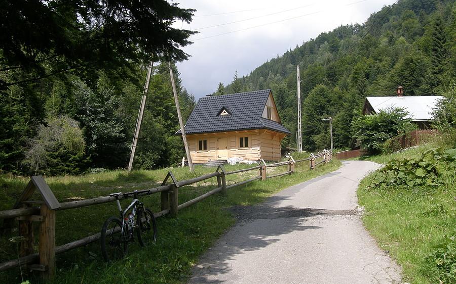 W drodze do celu. Fajna ta góralska chatka