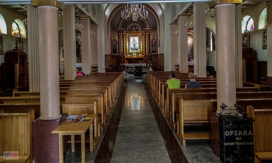 Wewnątrz sanktuarium