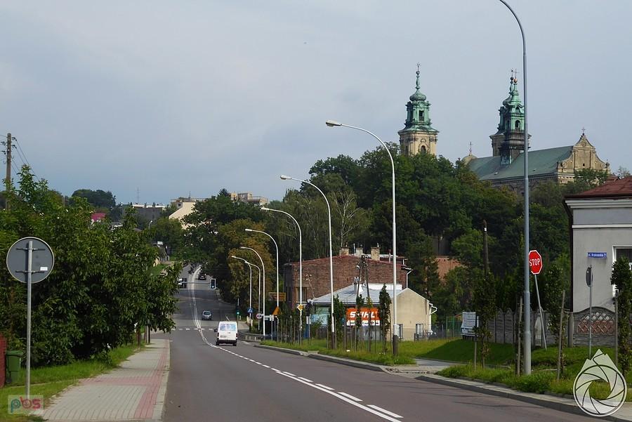 wieże bazyliki witają w Jarosławiu