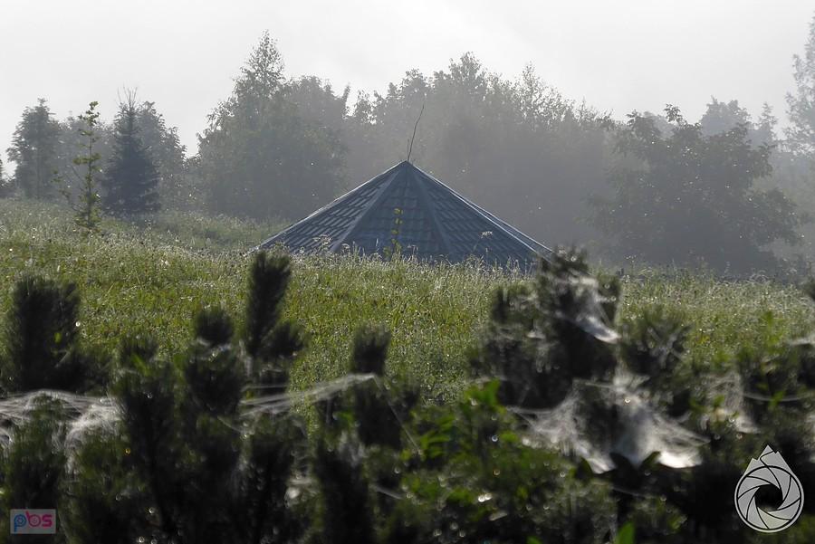 czubek wiaty pod miejscem widokowym przy krzyżu milenijnym