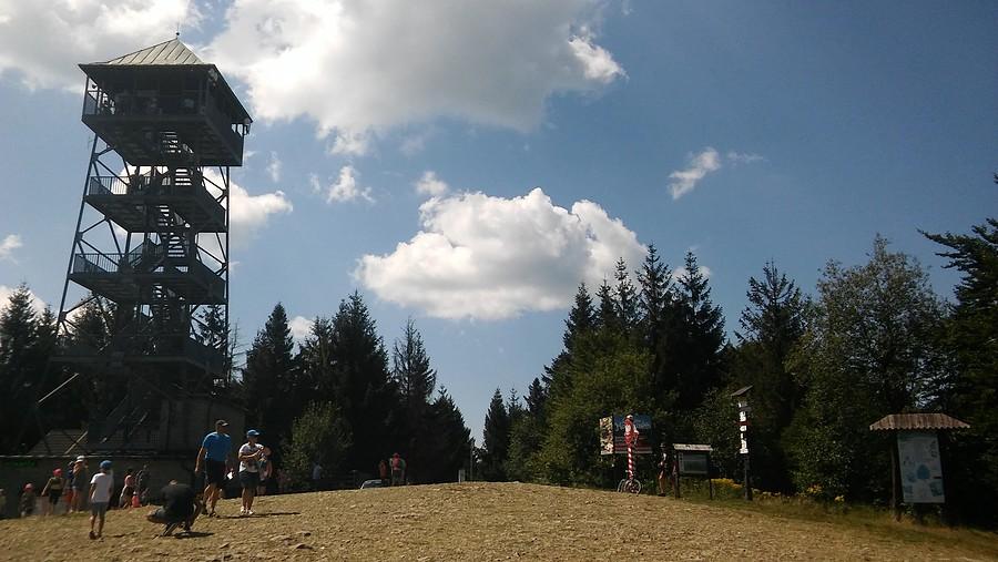 Szczyt Czantorii (995 m) Za dużo tu komercji - szybko zwialiśmy w dół :)