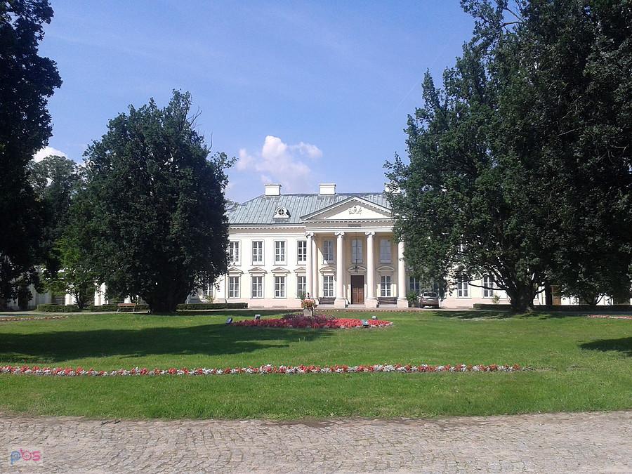 Pałac w Walewicach