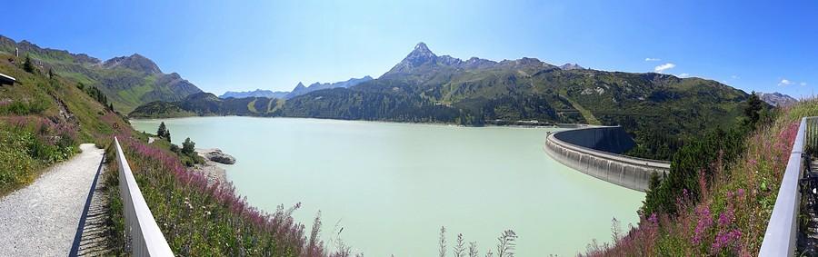 Panorama jeziora Stausee-Kops.