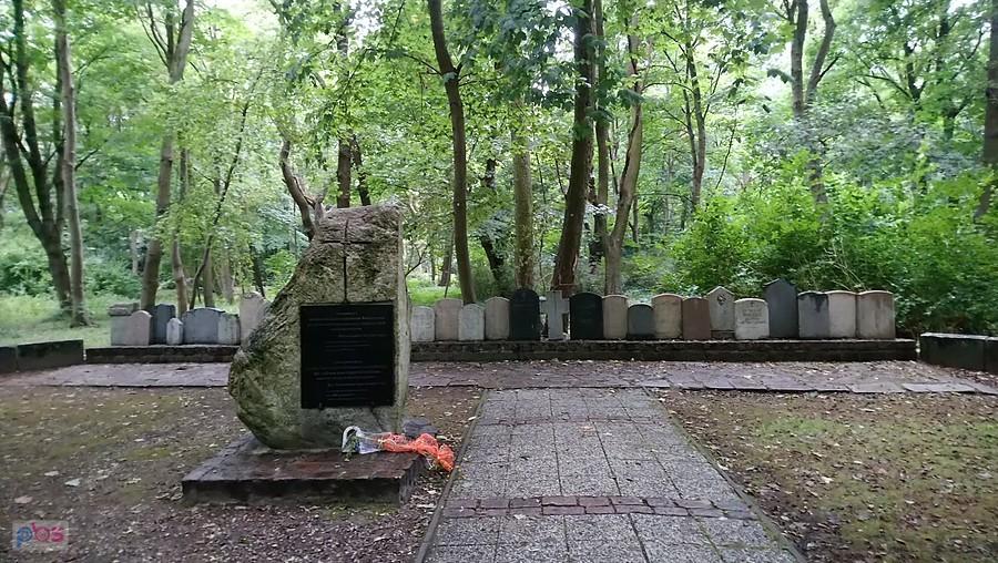 Lapidarium w Parku Imienia Jedności Narodowej, na miejscu cmentarza komunalnego w Kołobrzegiu