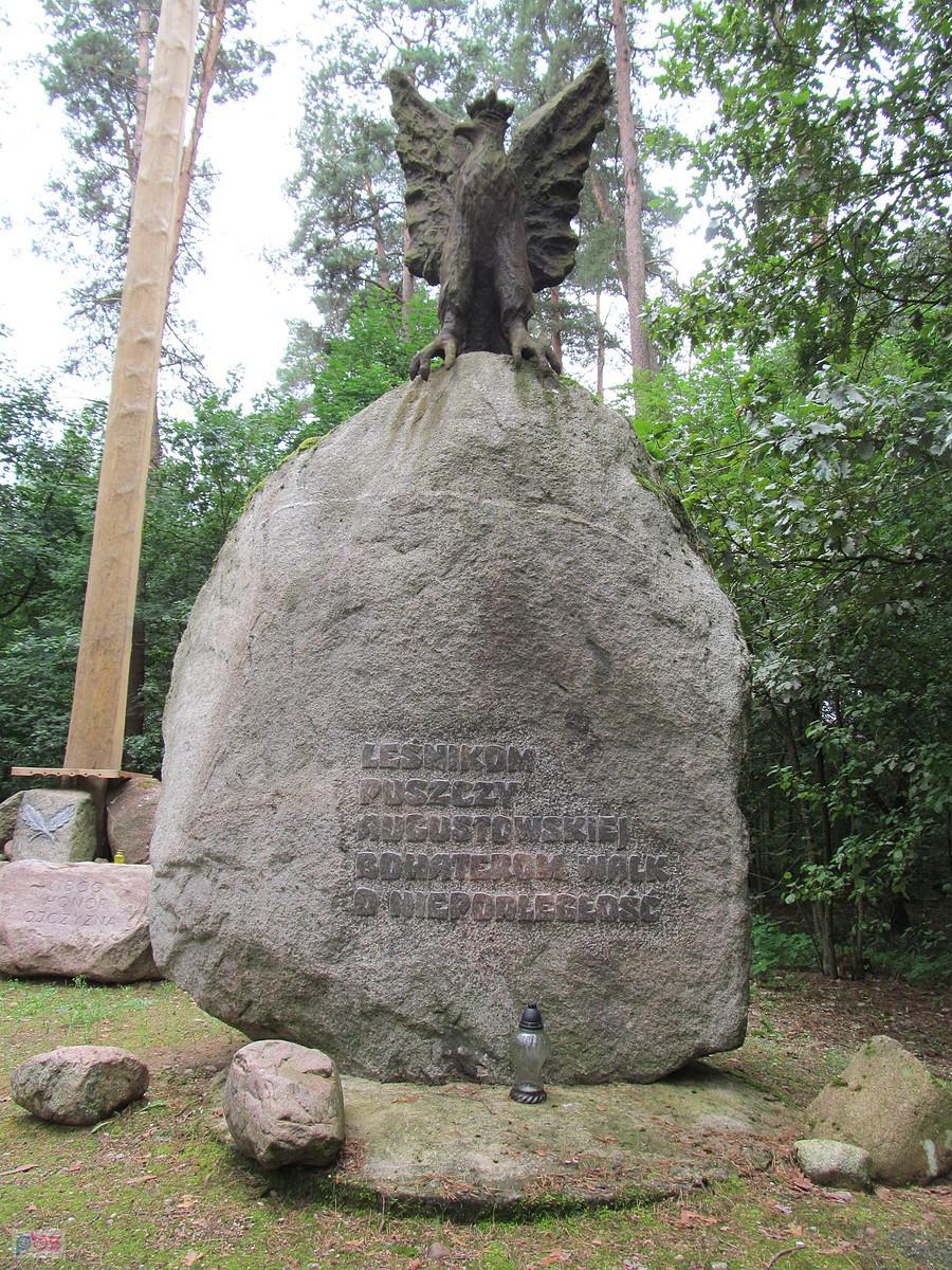 Napis na pomniku