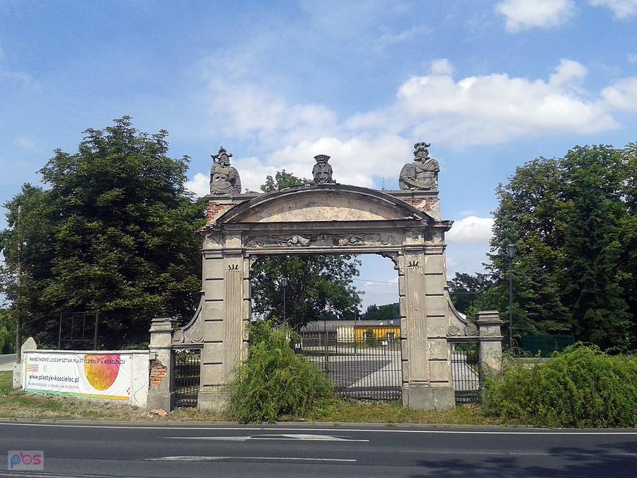 Kościelec brama pałacu
