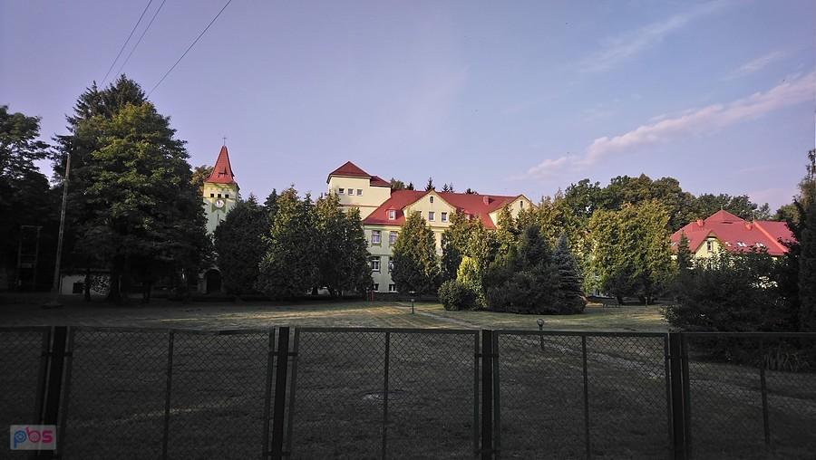 Dom starców z oszukaną kontrolą czasu