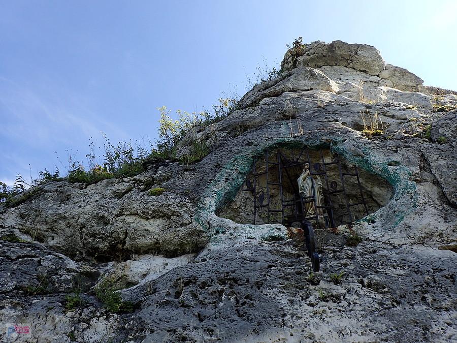 Kapliczka na skale