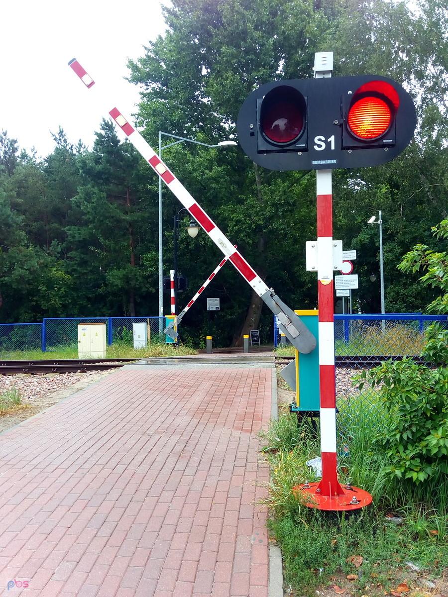 Akurat przejechał pociąg