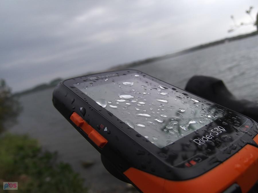 No i pada. Wyjeżdżałem z domu, na termometrze 26°C a tu jest 17°C