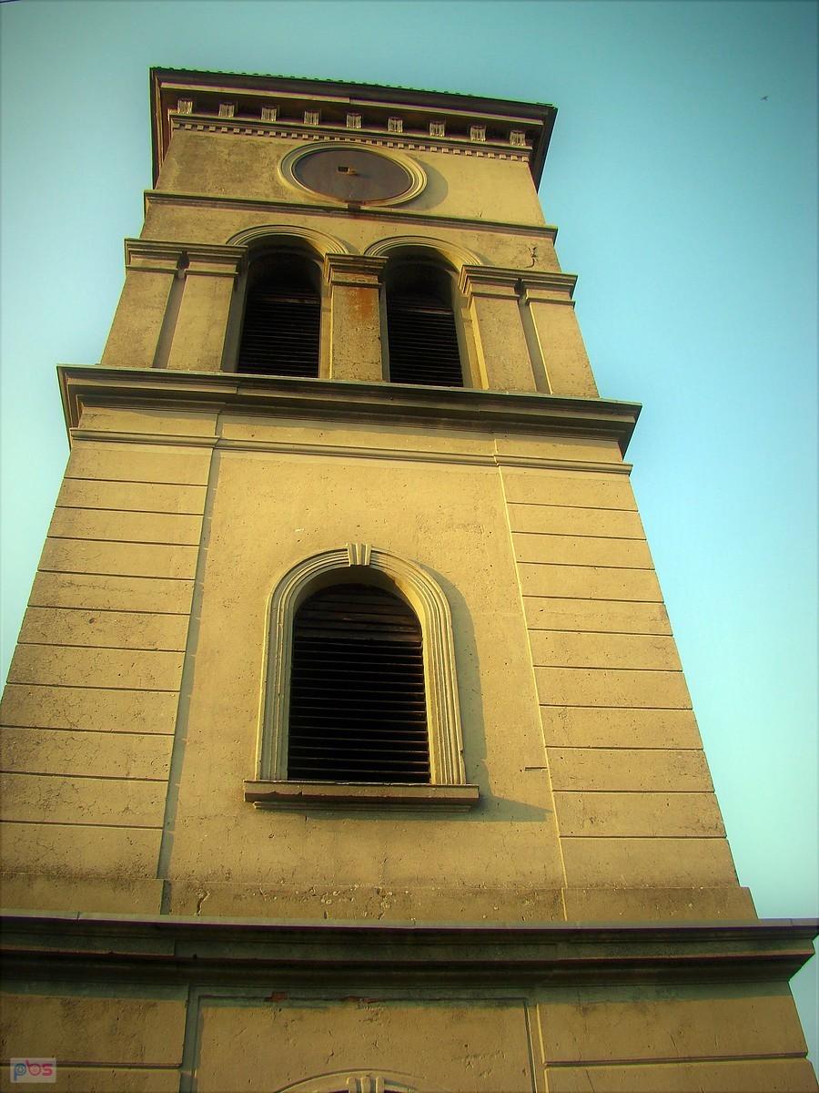 Neoromańska dzwonnica w Słonem.