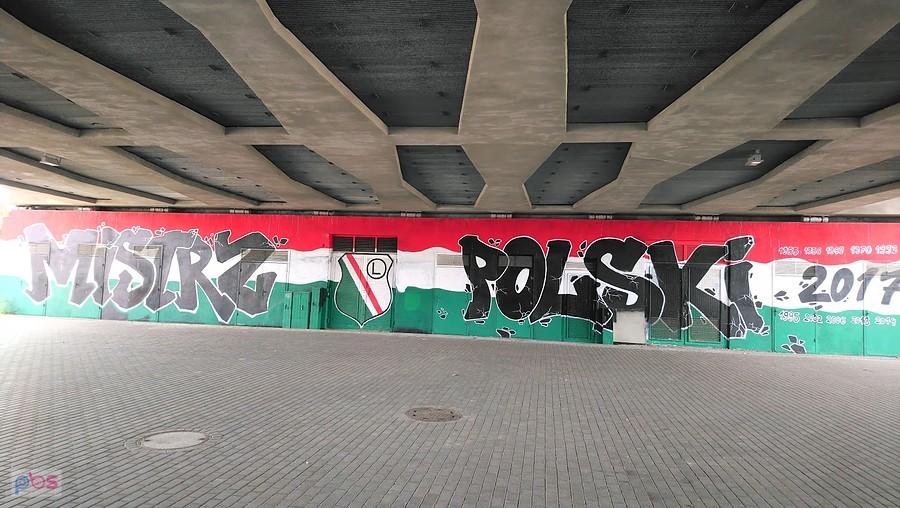 Śmiać się, czy płakać?