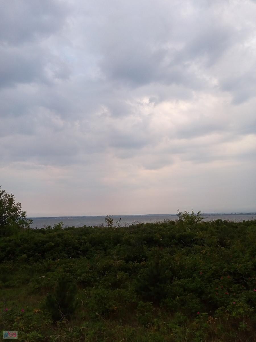 Widok z drogi na zatokę