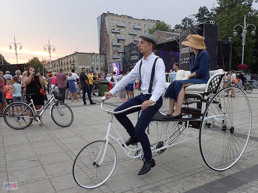Riksza z pasażerką