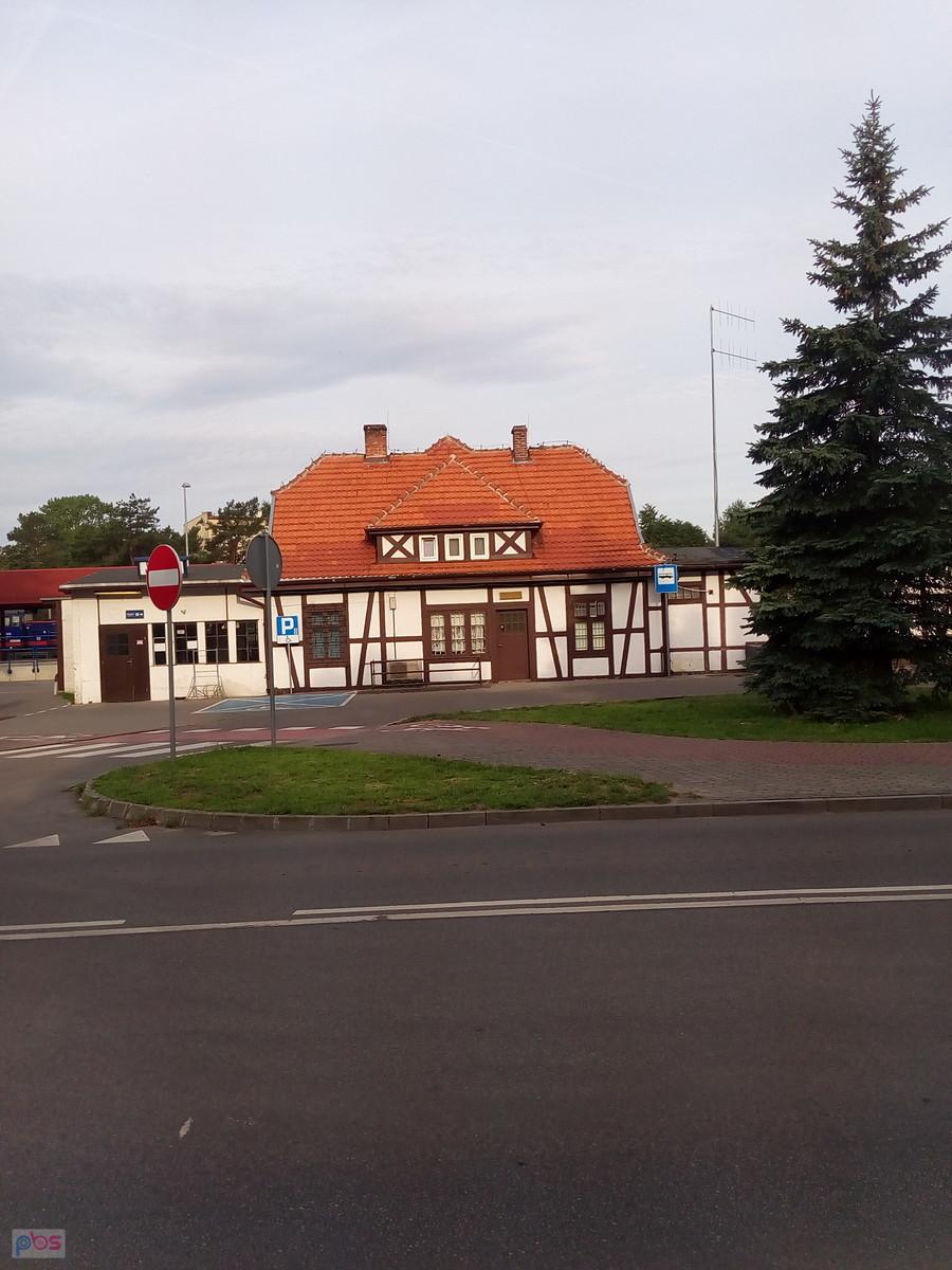Budynek dworca w Helu