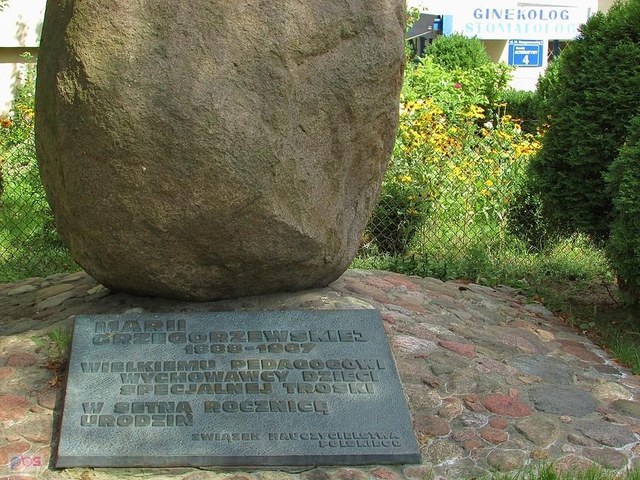 Płyta pamiątkowa na ul. Grzegorzewskiej