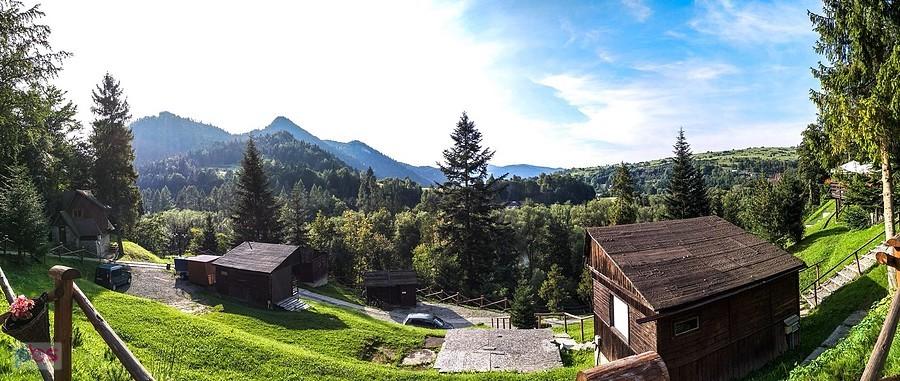 Przy schronisku PTTK Orlica Szczawnica