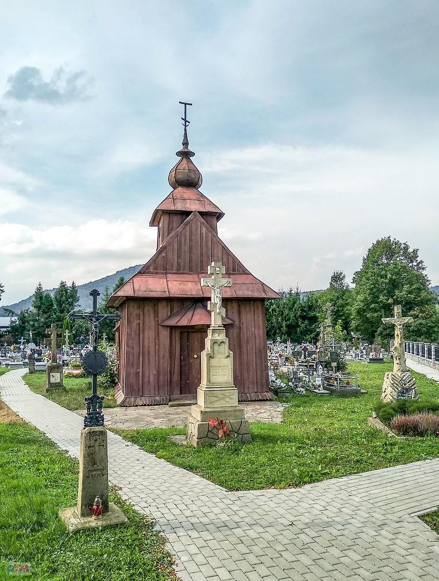 Kaplica na cmentarzu w Uściu Gorlickim