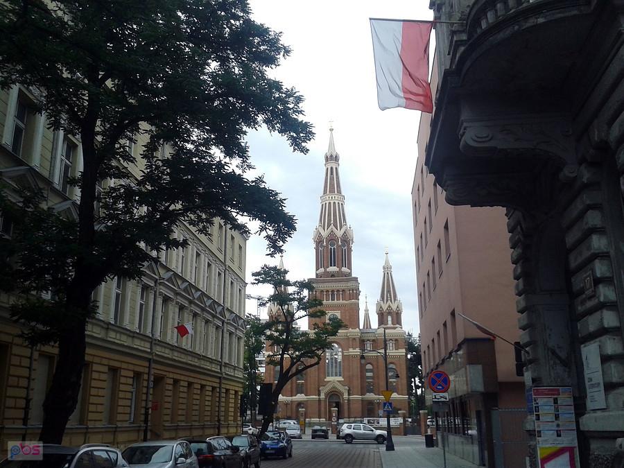 Ul. Roosevelta widok na kościół p. w. Najświętszego Serca Jezusowego