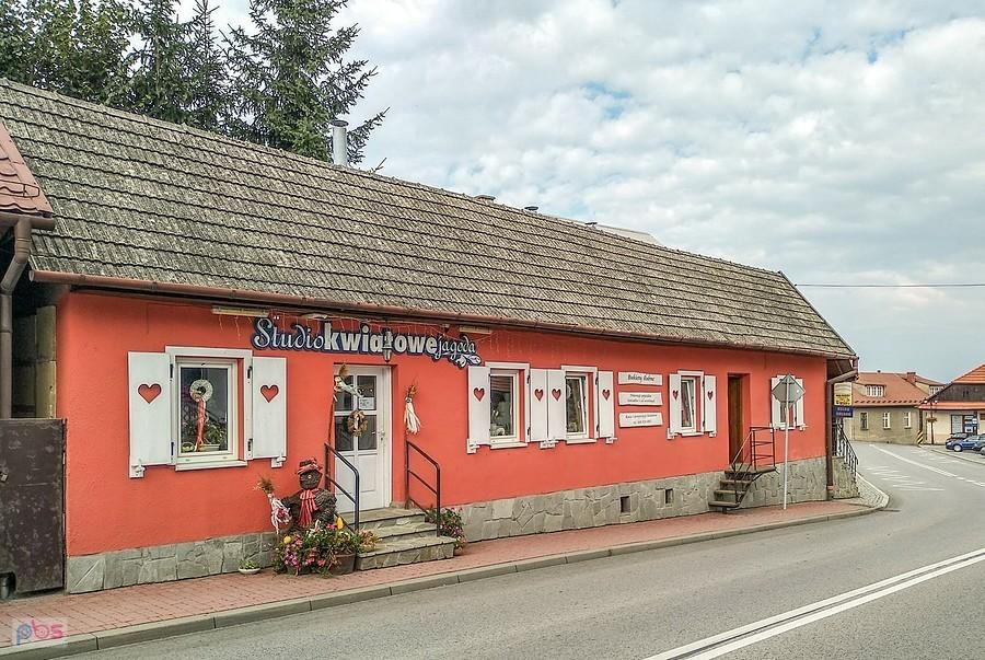 Ciekawie malowane budynki