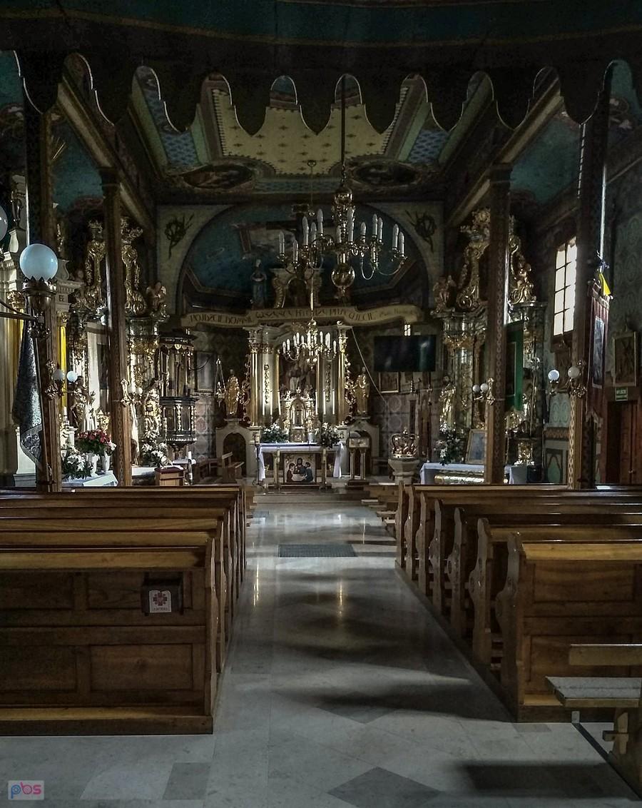 Wnętrze kościoła w Tymowej