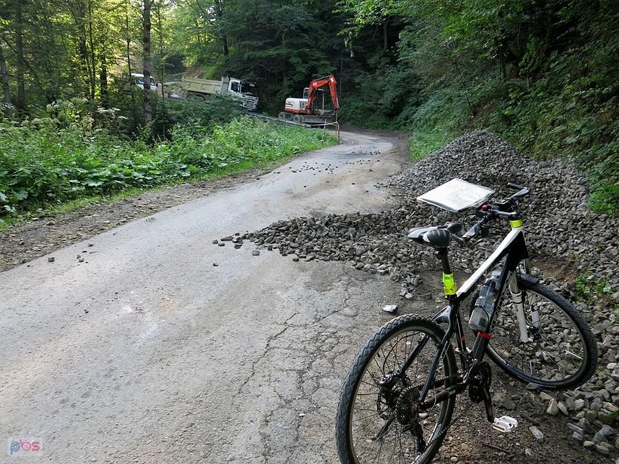Na podjeździe na wysokości Jazowisko