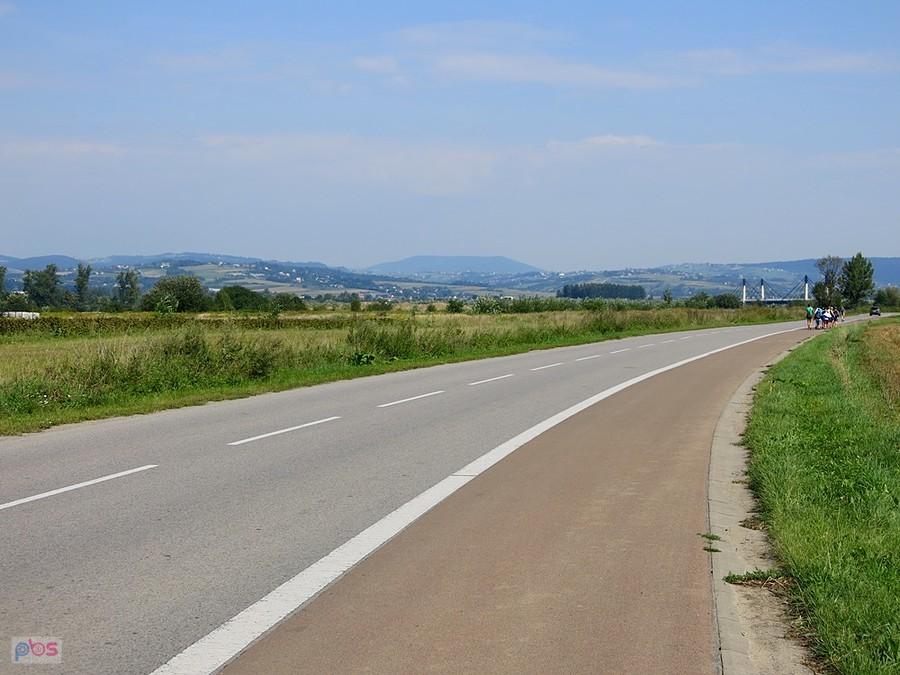 DDR-ka w stronę mostu i Podegrodzia