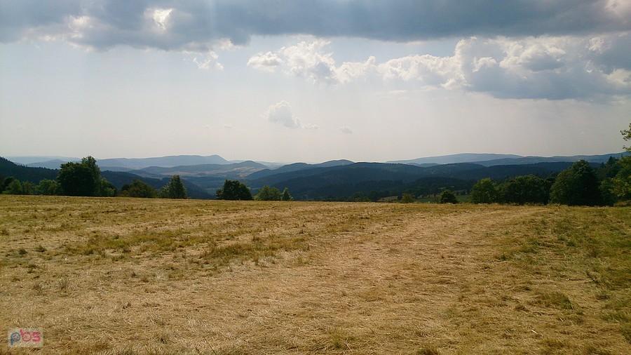 Na szczycie przełęczy Karpnickiej