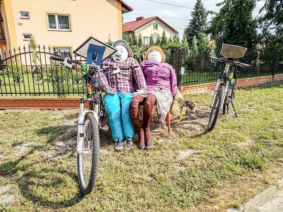 Strudzenie rowerzyści odpoczywają