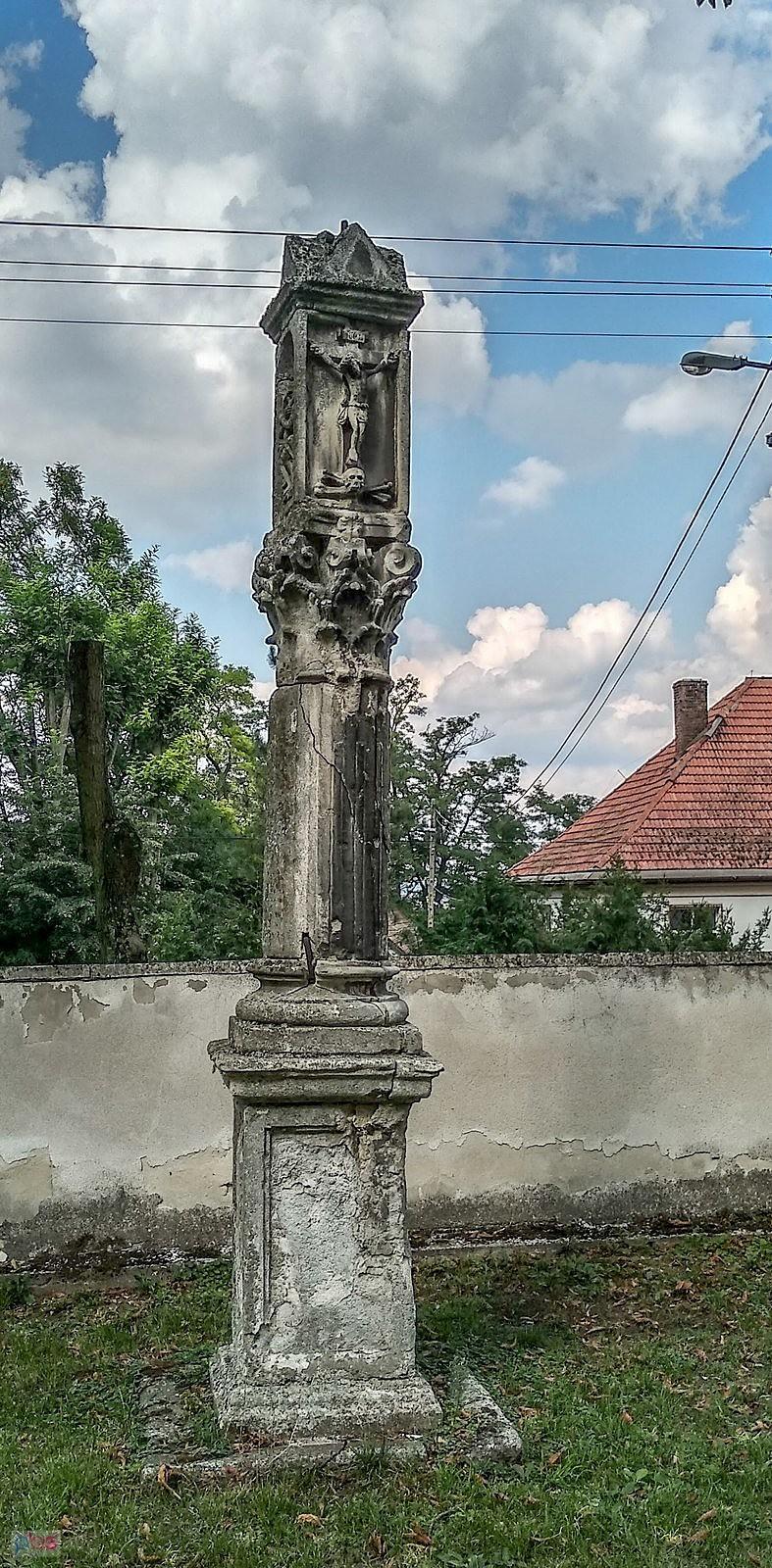 Czaszka przy Sanktuarium