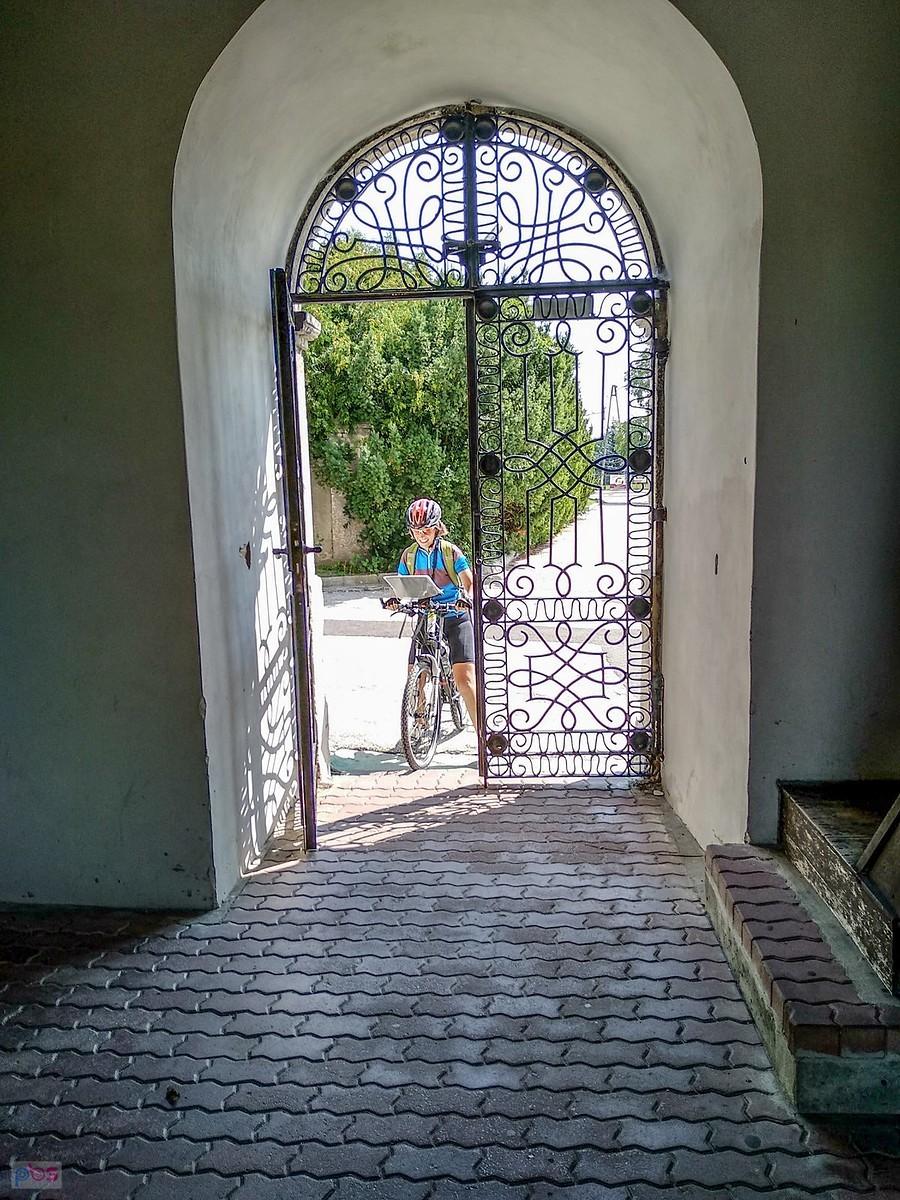 Brama Kościelna w Kijach