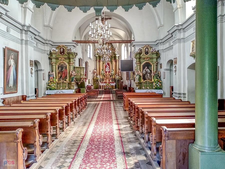 Wnętrze kościoła w Kijach