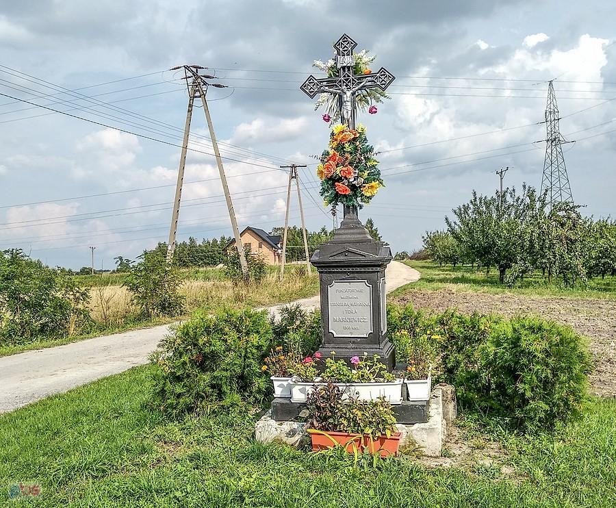 Nietypowe malowanie krzyża w tej okolicy :)