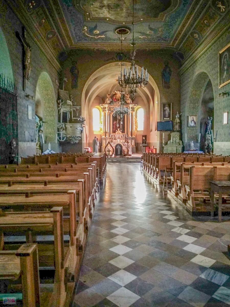 Wnętrze kościoła św. Mikołaja Biskupa w Lisowie