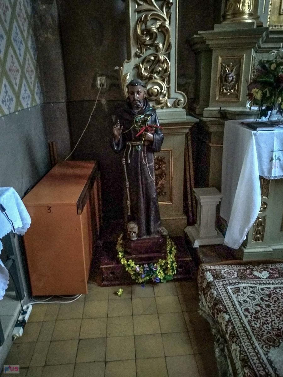 Czaszka nr dwa w kościele w Lisowie