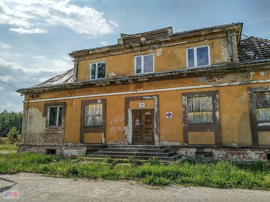 Budynek dworca w Chałupkach