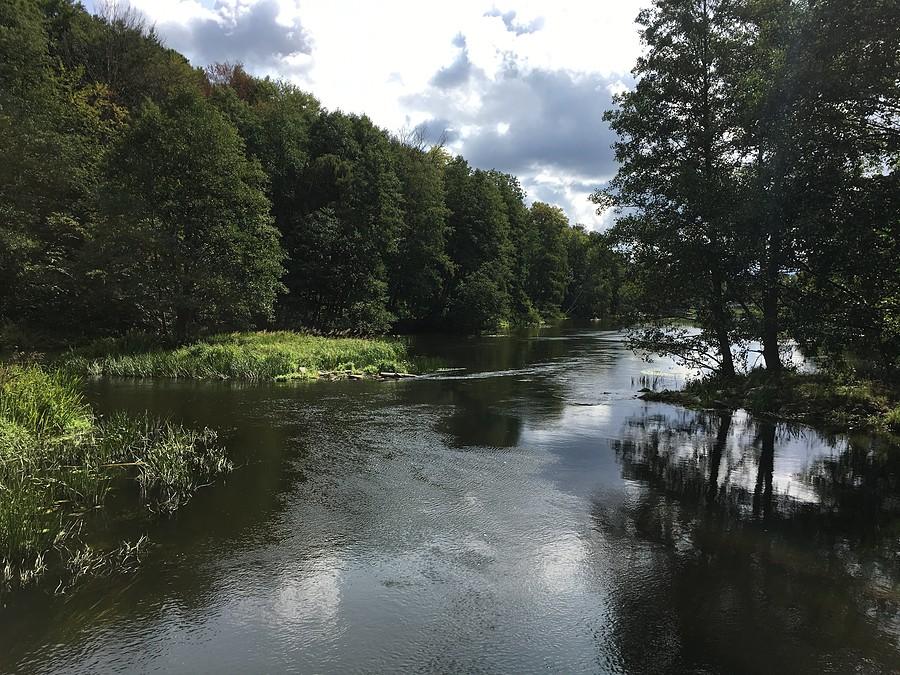 Widok na Drawę w kierunku elektrowni wodnej "Kamienna"