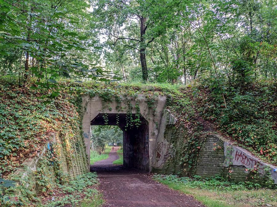 "Tunel" pod kolejką piaskową