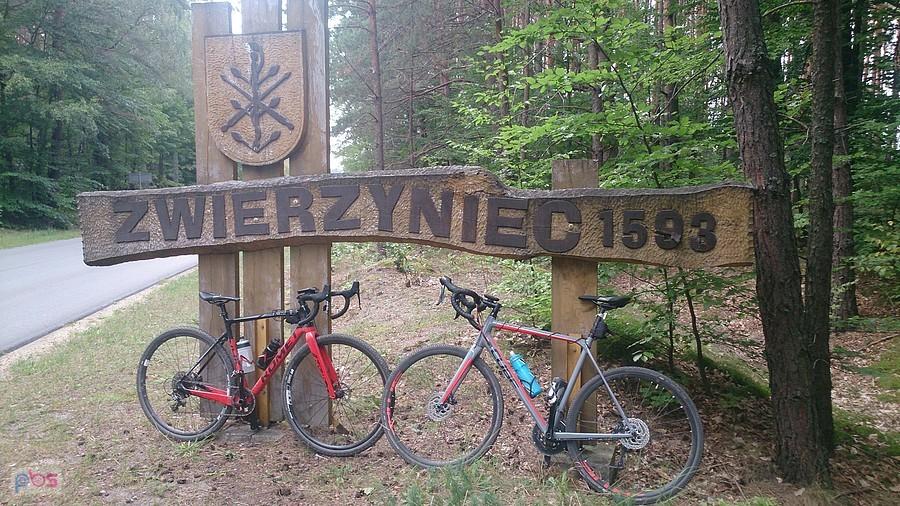 Zdjęcie przy znaku
