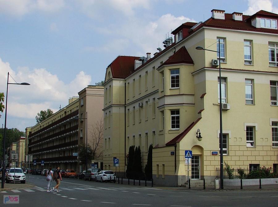 Na rogu Żelaznej i Nowolipie
