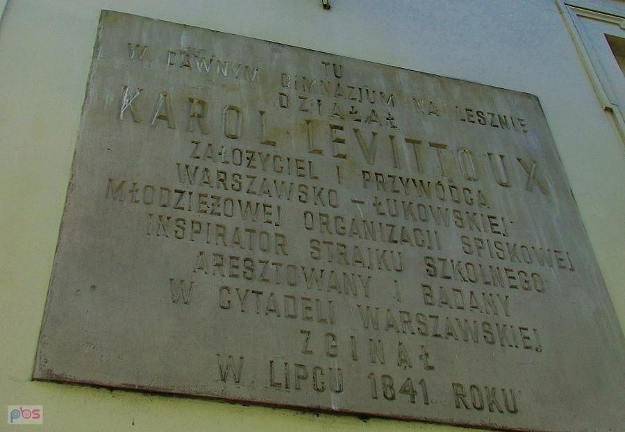 Tablica Karola Levittoux
