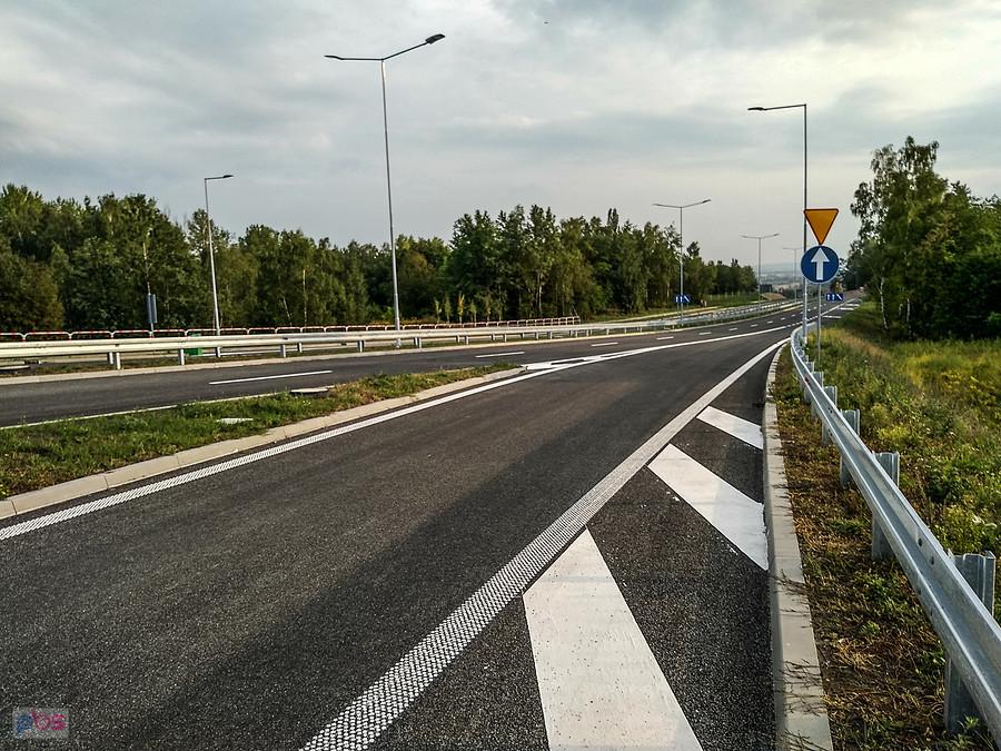 Zupełnie nowa droga, jeszcze zamknięta