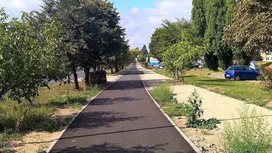 Ścieżka rowerowa na ulicy 26 Kwietnia coraz dłuższa.