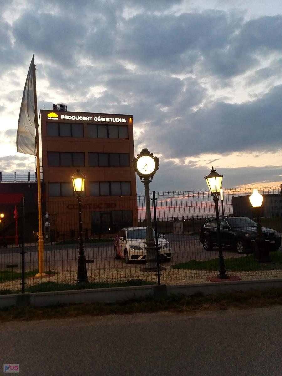 Kontrola czasu. Była 19.29