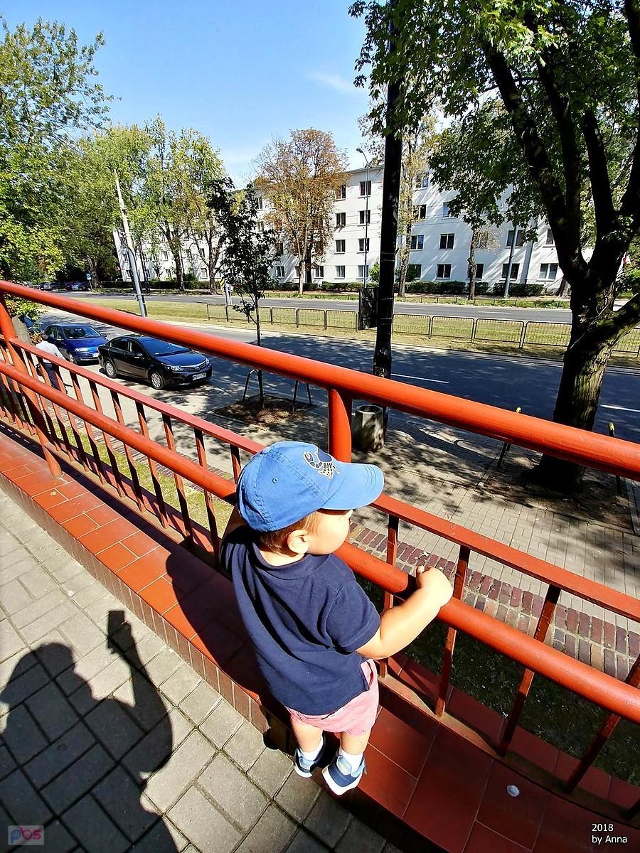 Do domu też nie chce iść.