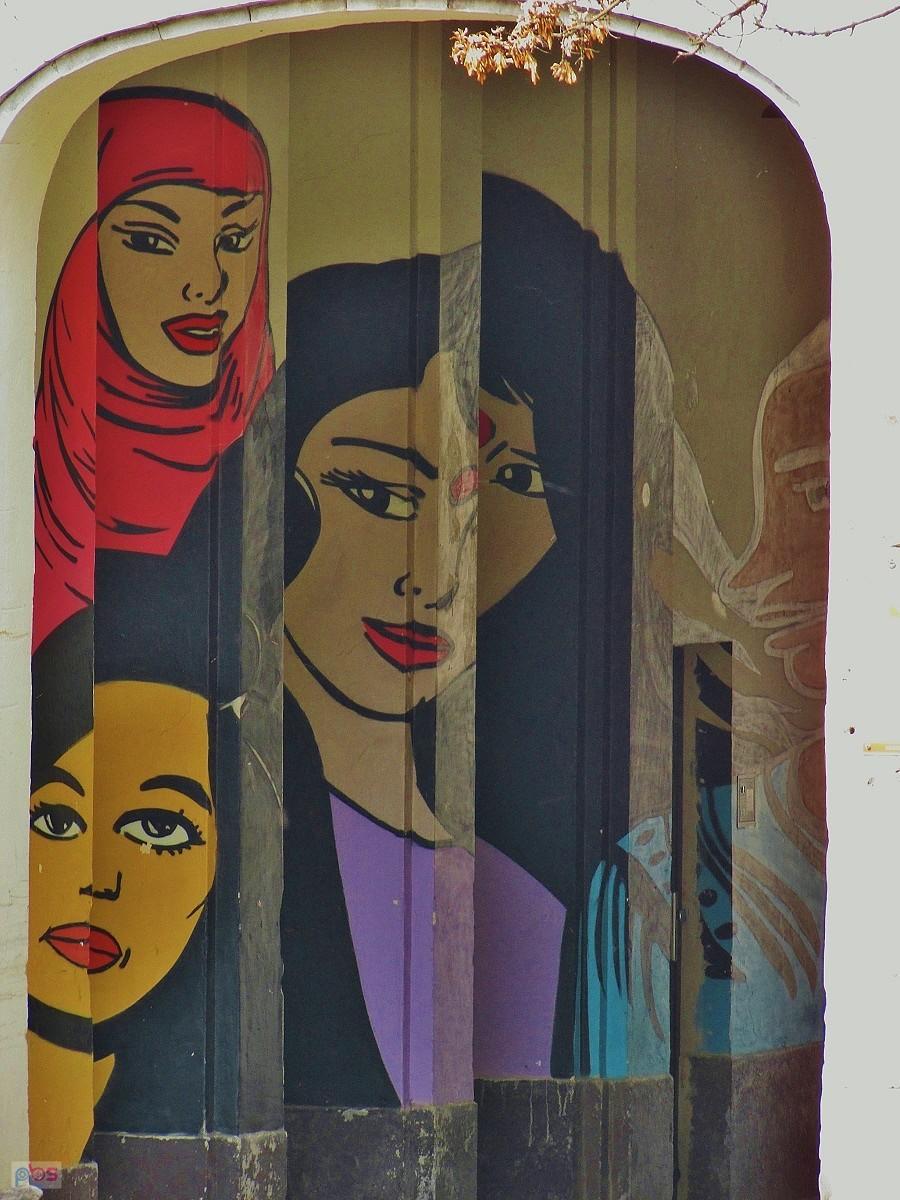 Mural International Gate