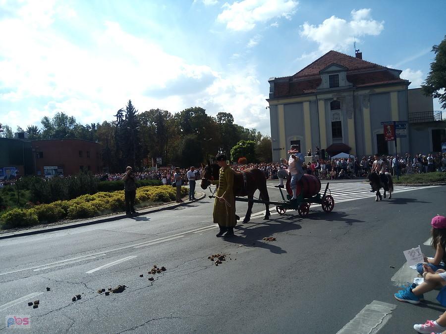 Johann Sedlaczek na beczce wina