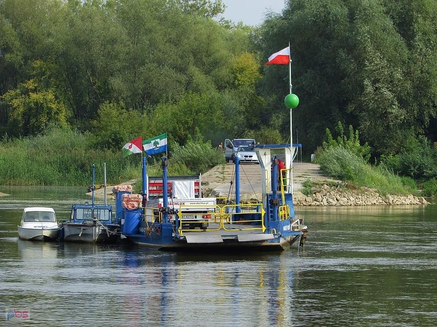 Przeprawa promowa przez Wisłę w Gassach