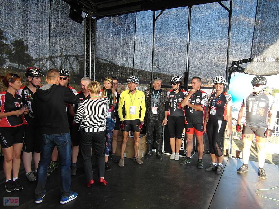 V Pomorskie Święto Wisły - dekoracja medalowa Rowerzystów